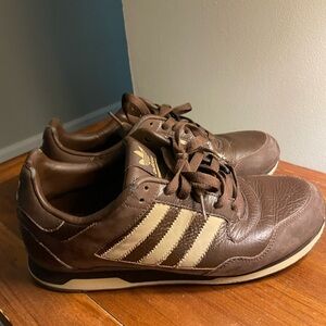 Adidas Brown and Cream Sneakers Classic Design